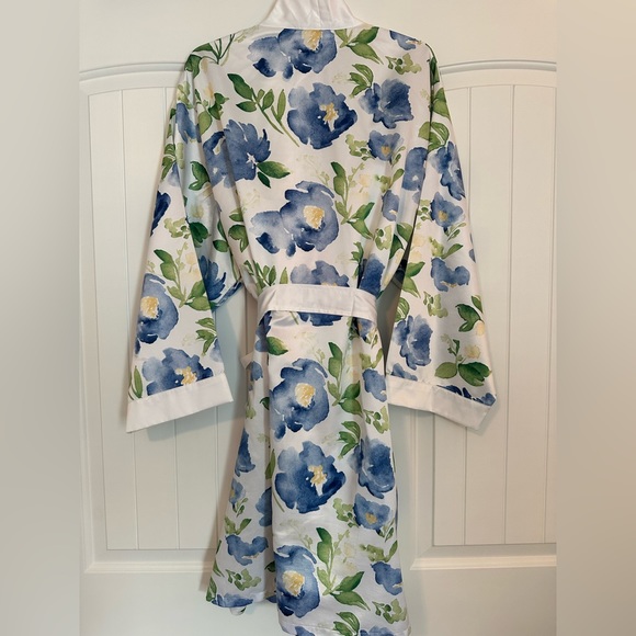 Hello Gorgeous Plus Size‎ blue flower robe - Picture 3 of 4